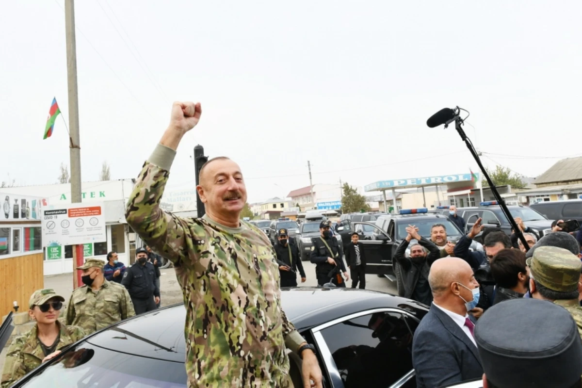 Prezident Füzulidə alqışlarla qarşılandı - VİDEO