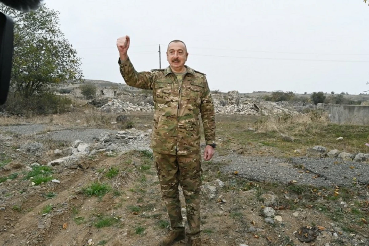 İlham Əliyev: “Heç bir status haqqında söhbət gedə bilməz, vahid Azərbaycan dövləti var
