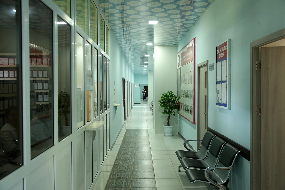 Bakıda poliklinikalar 7 günlük iş rejiminə keçib