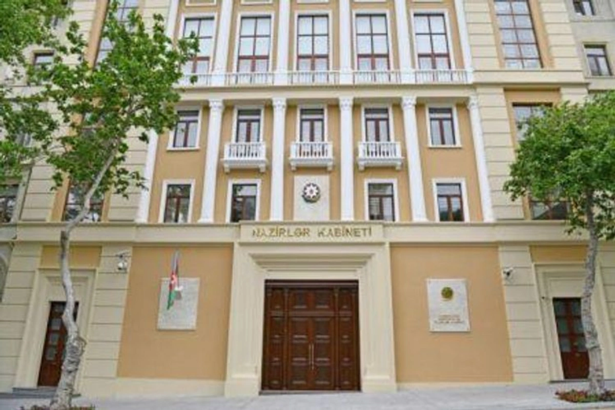 Sərtləşdirilmiş karantin rejimi tətbiq edilən bölgələrdə fəaliyyətinə icazə verilən sahələr məlum olub