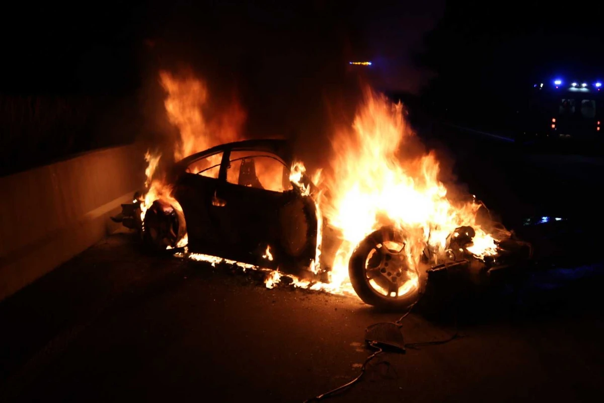 Bakıda “Porsche” yandı