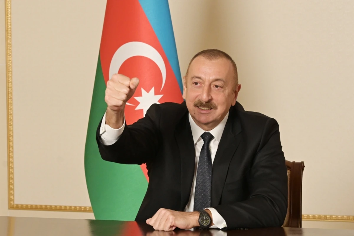 Ильхам Алиев: Мы смяли врагу голову так, что он навеки запомнит это Ильхам Алиев: Мы смяли врагу голову так, что он навеки запомнит это