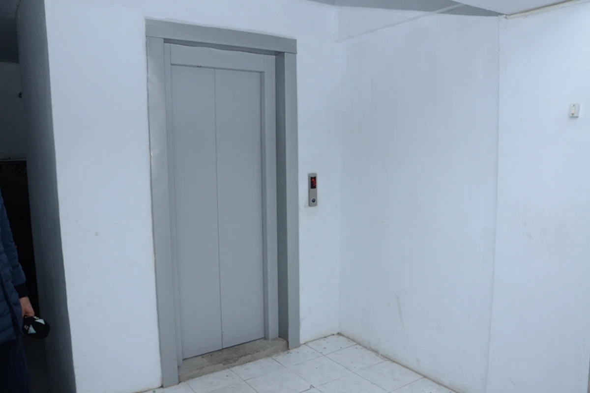 Bakıya yeni liftlər gətirilib - FOTO
