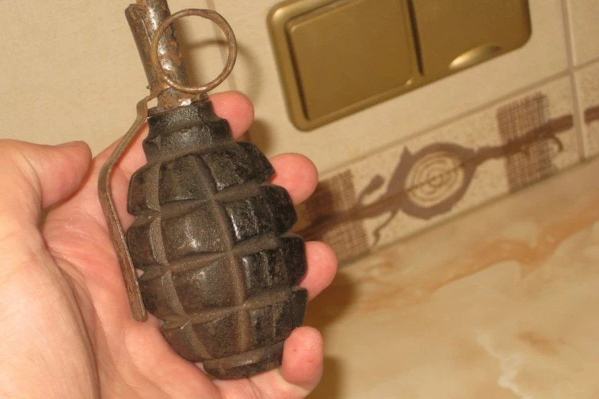 Bakıda qəbiristanlıqdan qumbara tapıldı