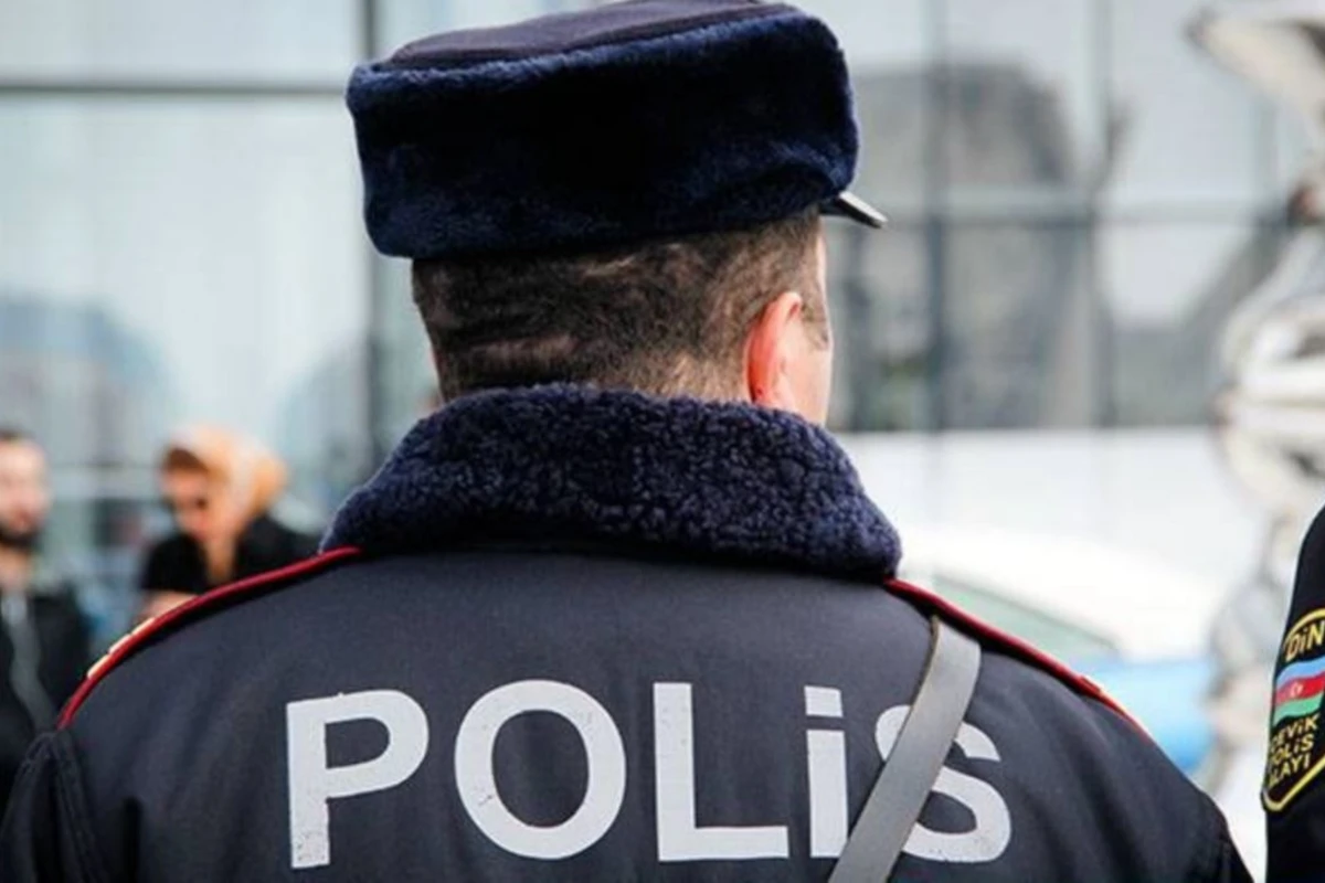 Azərbaycanda polislərə zor tətbiq edildi - RƏSMİ