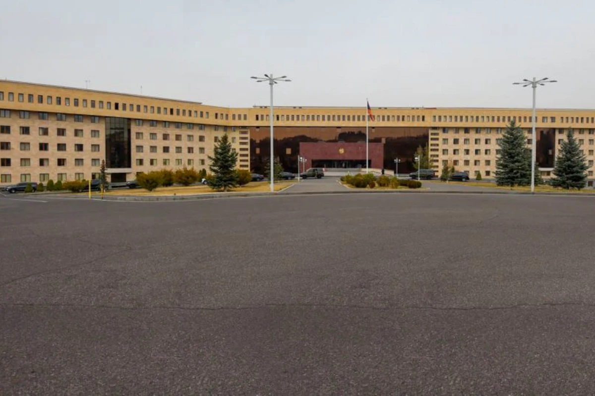 Ermənistan müdafiə nazirinin daha bir müavini istefa verdi
