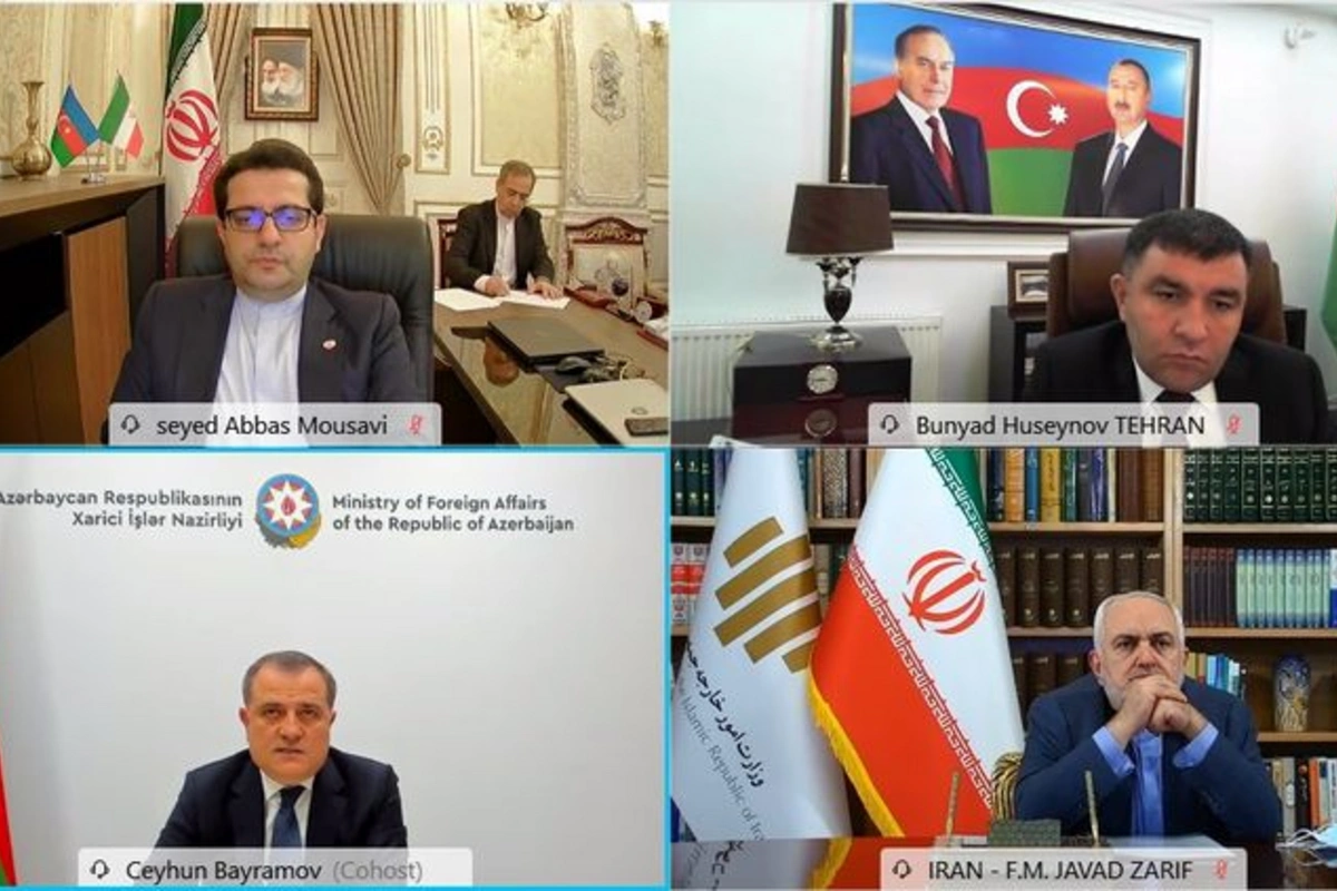 Ceyhun Bayramov iranlı həmkarı ilə videokonfrans formatında görüşüb