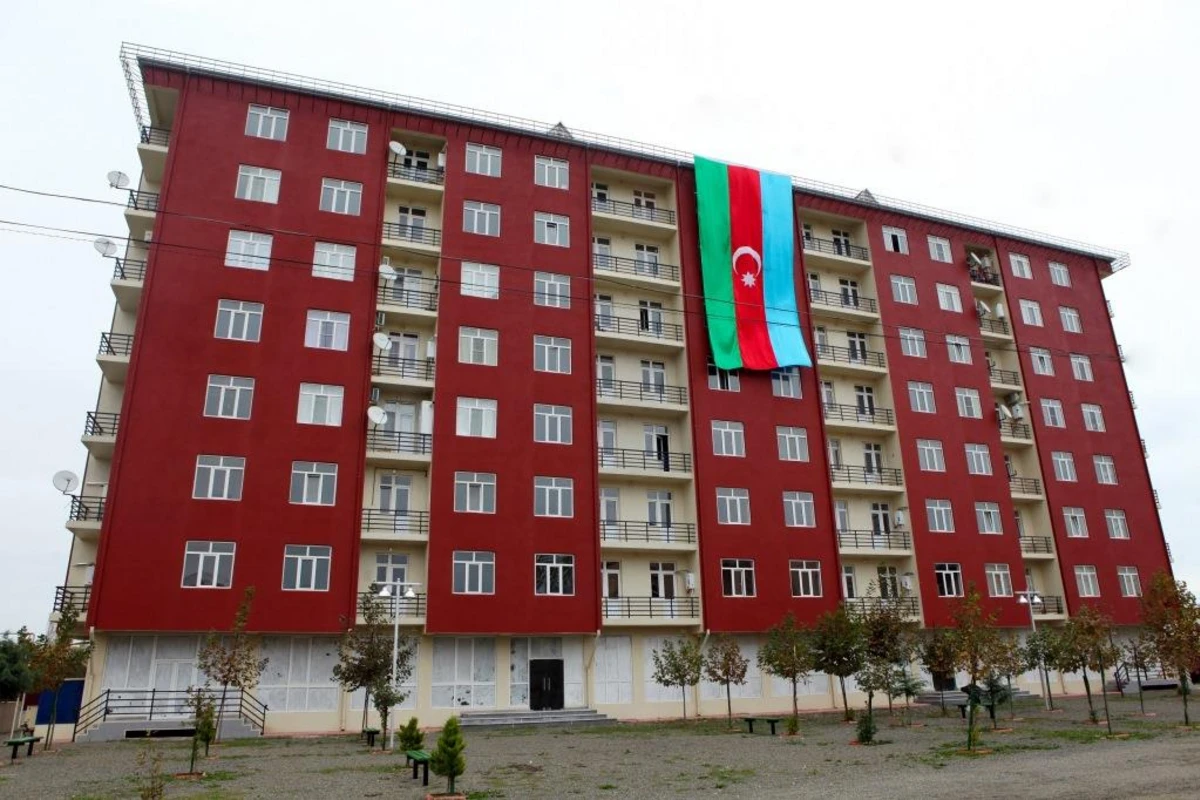 Şəhid ailələri və Qarabağ müharibəsi əlillərinə ev verilib - FOTO