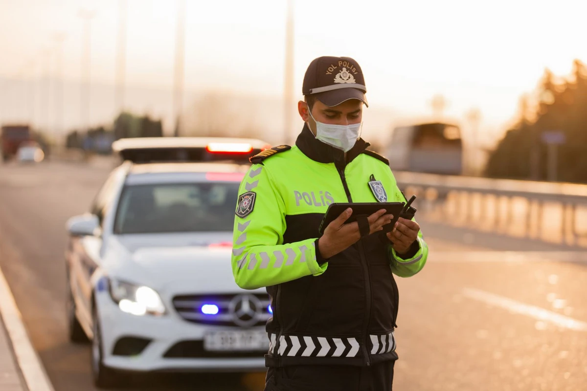 Yol polisindən sürücülərə xəbərdarlıq Yol polisindən sürücülərə xəbərdarlıq