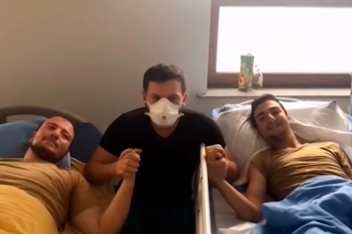 Герои боев за Шушу: Я нес на спине раненого брата, не чувствуя боли - ВИДЕО