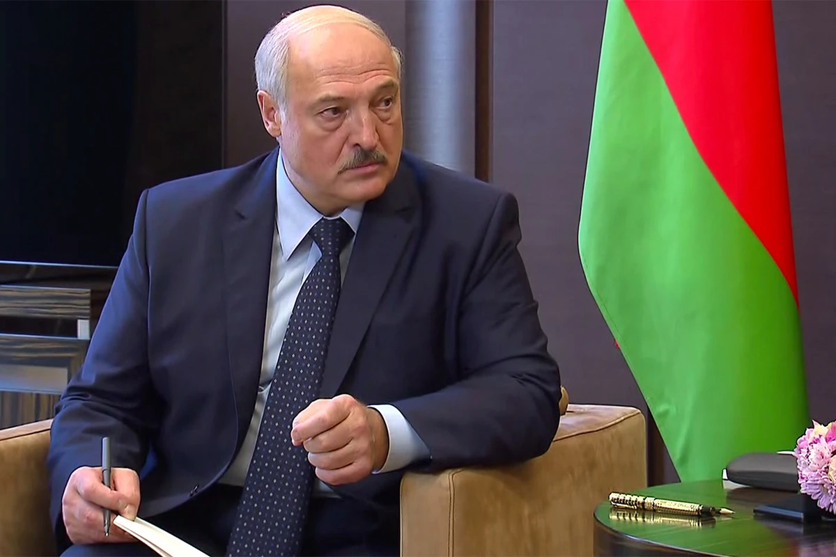 Лукашенко назвал COVID-19 политической и экономической болезнью - ВИДЕО