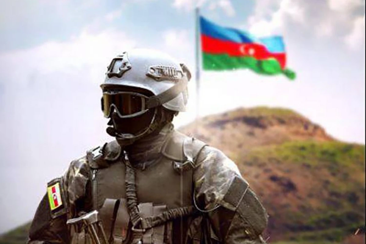 Cəbhədən qayıdan hərbçi belə qarşılandı - VİDEO