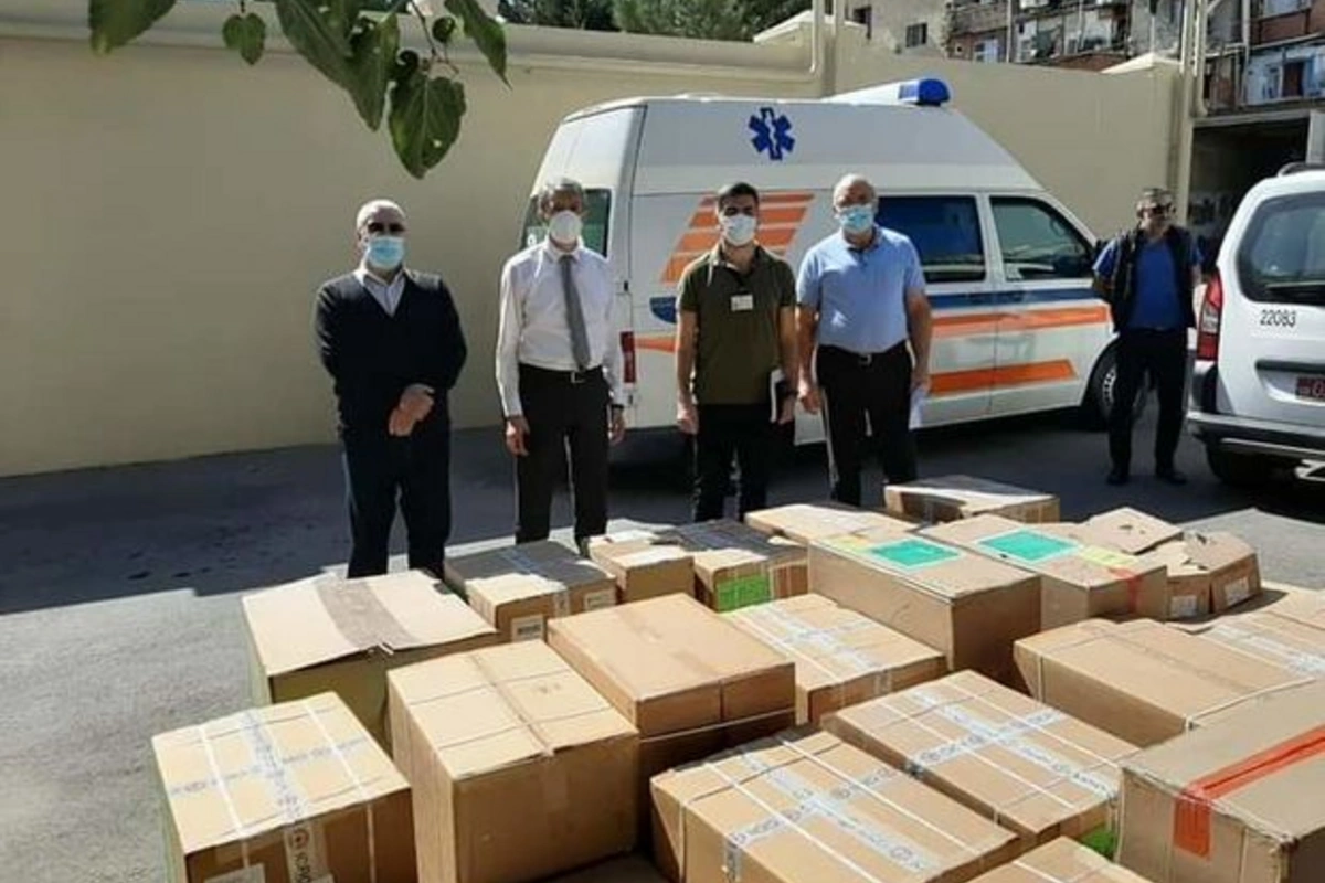 Qırmızı Xaç Komitəsi TƏBİB-ə döyüş yaralıları üçün tibbi yardım dəsti ianə edib - FOTO