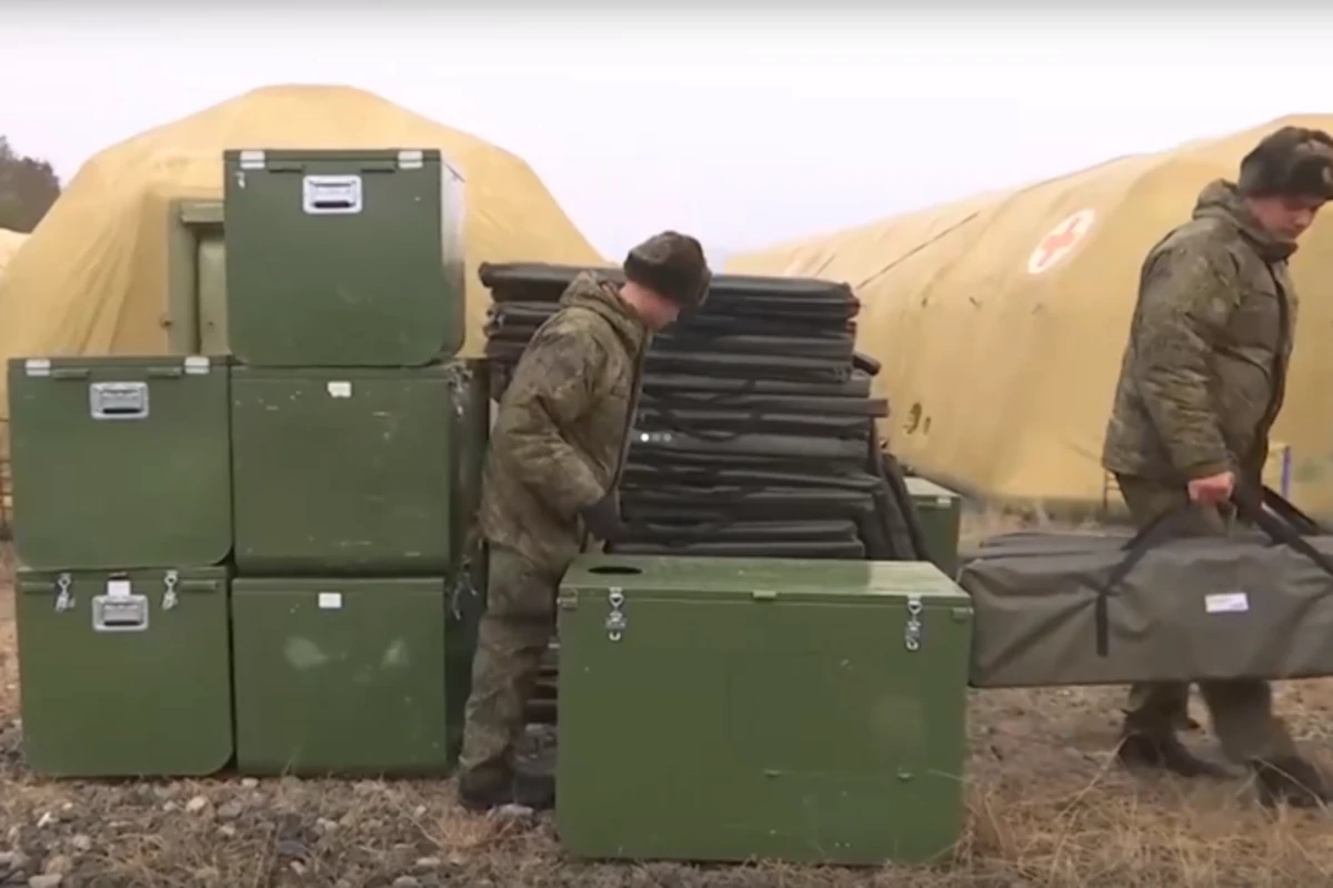 Российские миротворцы развернули в Нагорном Карабахе полевой госпиталь Российские миротворцы развернули в Нагорном Карабахе полевой госпиталь