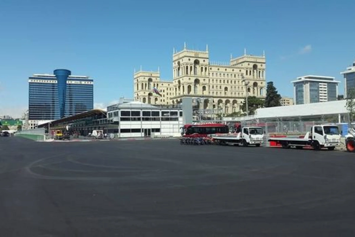 Azadlıq meydanı Qələbə paradına hazırlaşır - FOTO