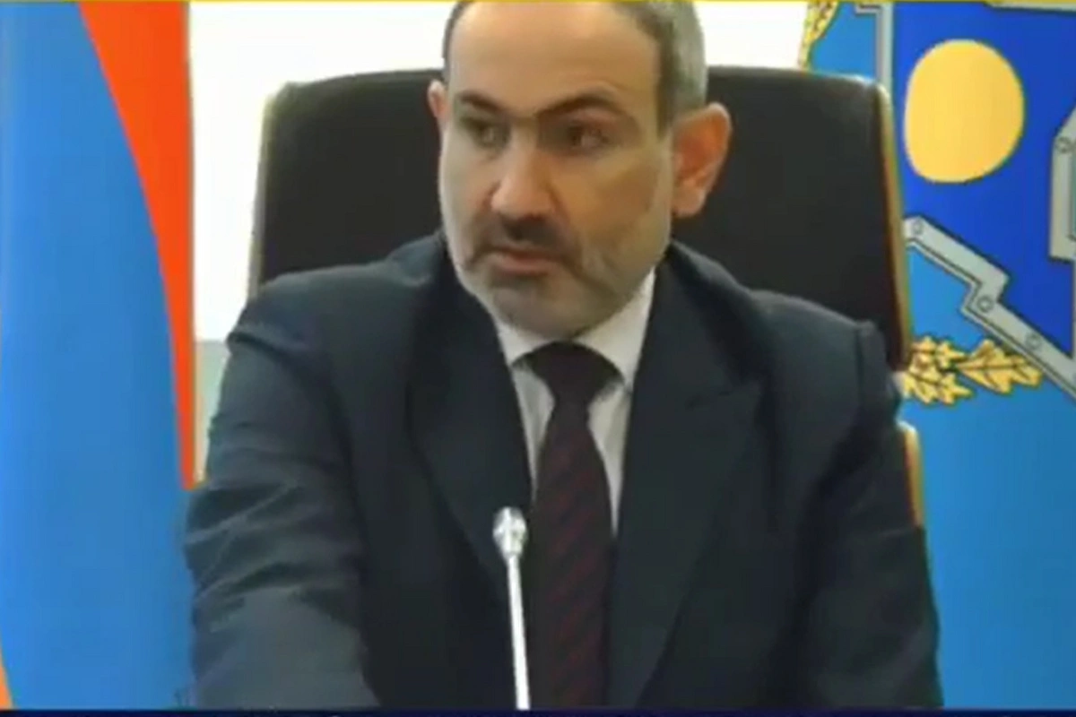 Paşinyan Putinin qarşısında biabır oldu, üzr istədi - VİDEO
