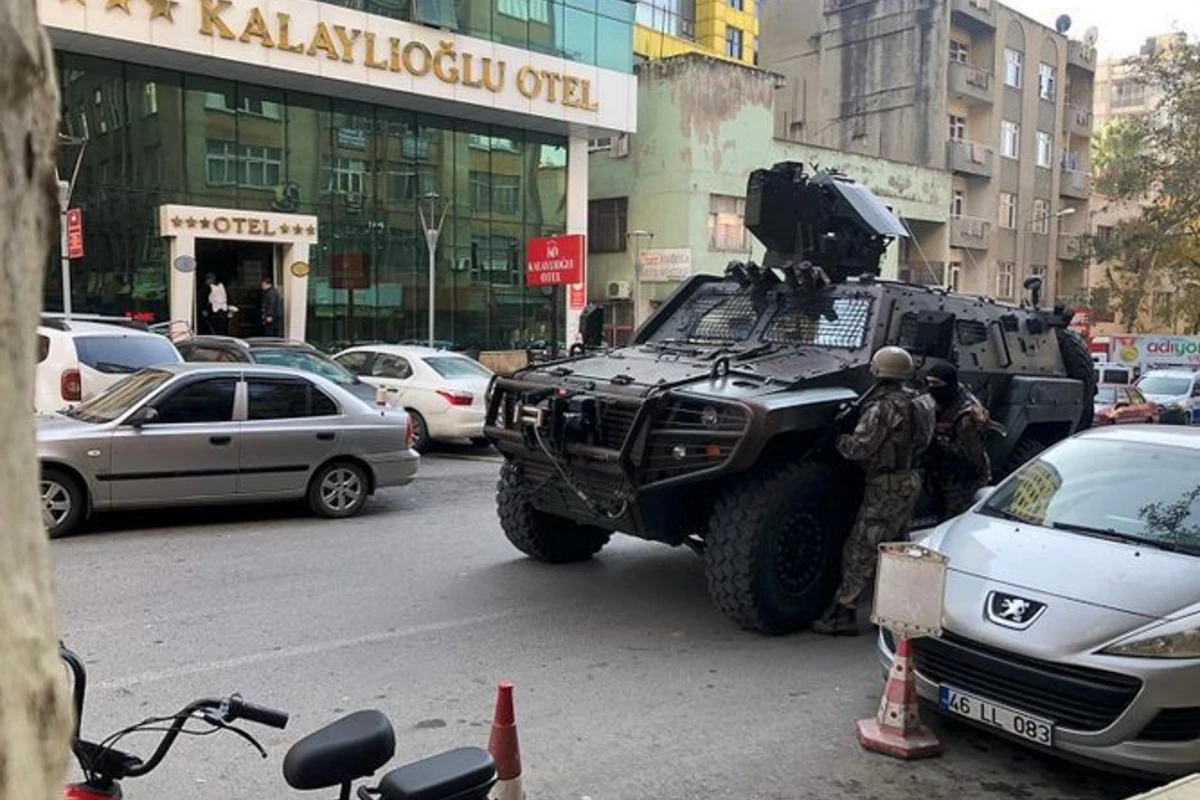 В результате вооруженного инцидента в отеле в Турции 5 человек получили ранения