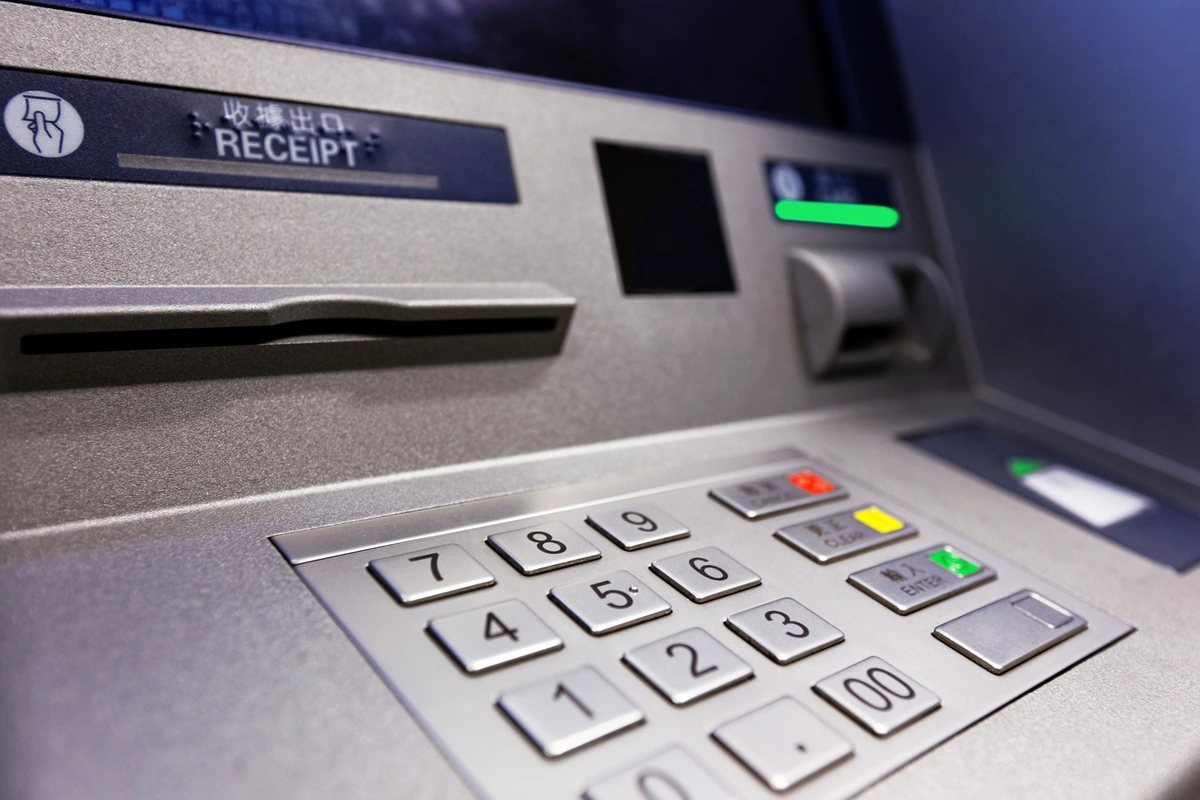 Azərbaycanda bankların birgə bankomat şəbəkəsi isifadəyə verilib