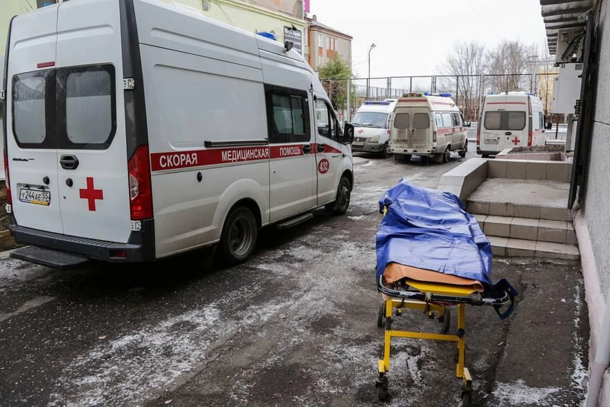 В России за сутки 456 человек умерли от COVID-19 В России за сутки 456 человек умерли от COVID-19