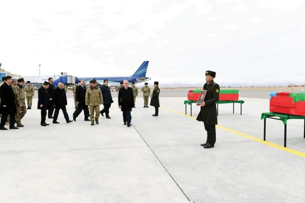 Naxçıvan Beynəlxalq Hava Limanında şəhidlərin qarşılanma mərasimi olub