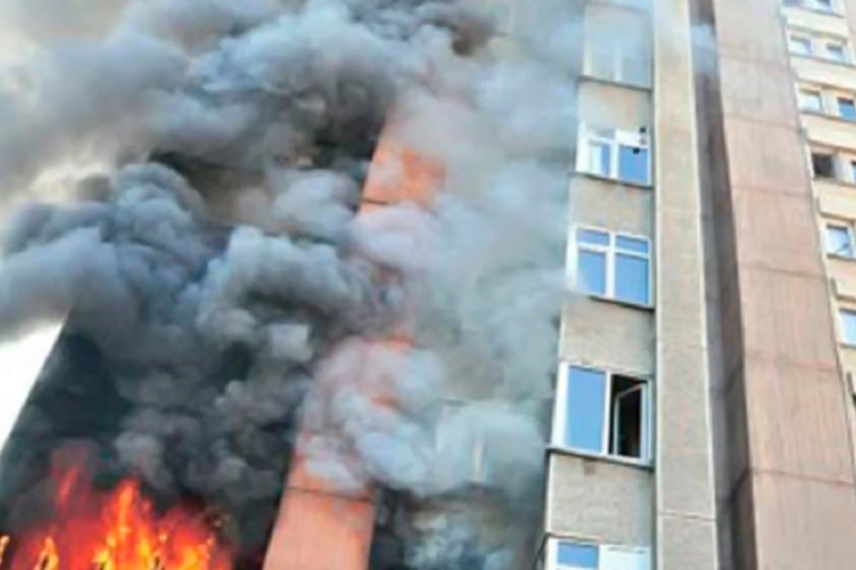 Bakıda yaşayış binasında yanğın
