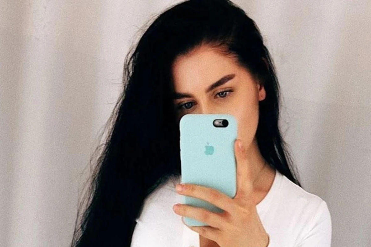 24-летняя российская модель уронила смартфон в ванну и погибла - ФОТО