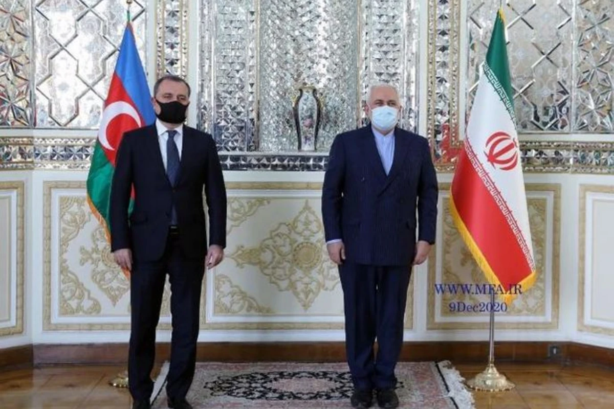 Ceyhun Bayramov iranlı həmkarı ilə görüşüb