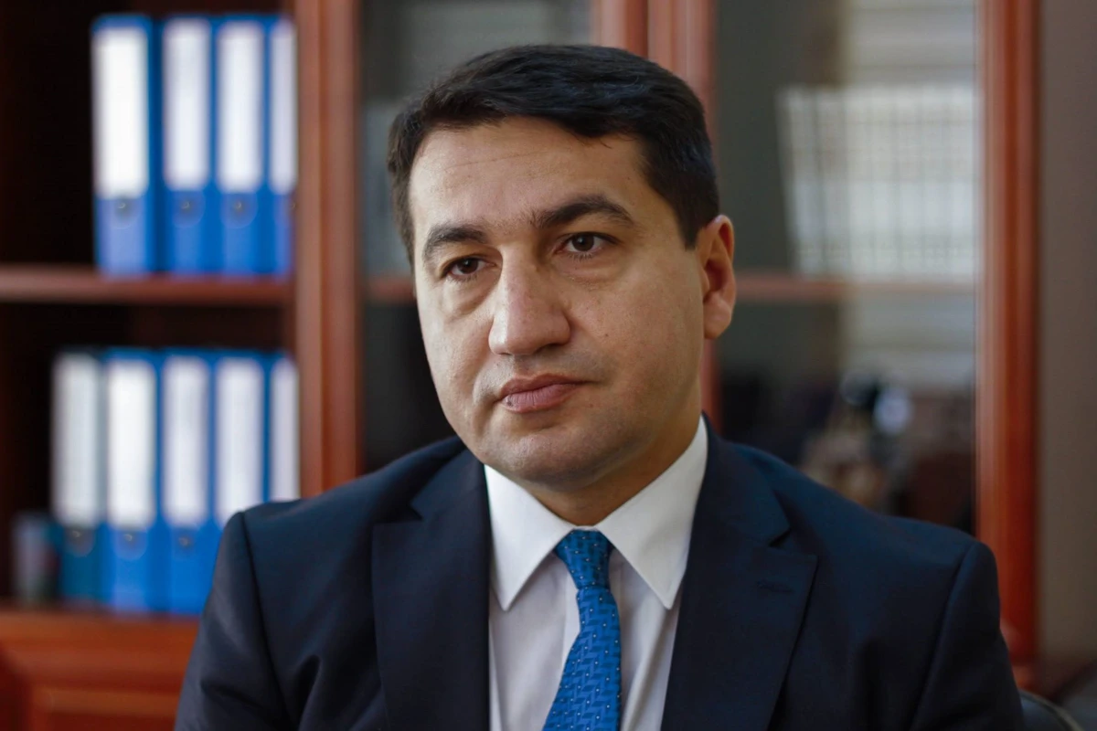Prezidentin köməkçisi paraddan görüntülər paylaşıb - VİDEO