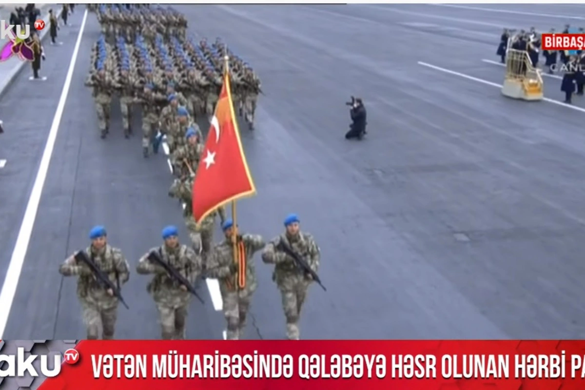 Türkiyə hərbçiləri Zəfər paradında keçid edib
