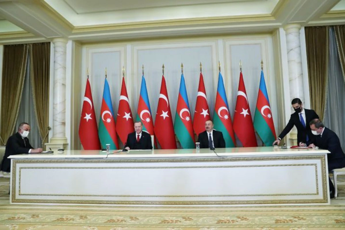Çavuşoğlu: “Çox yaxında Türkiyə və Azərbaycan arasında sadəcə şəxsiyyət vəsiqəsi ilə səyahət edə biləcəyik”