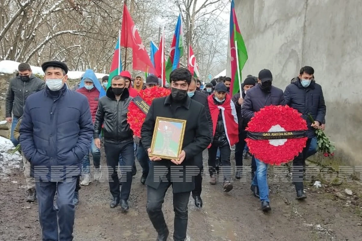 Qaxda şəhid dəfn olunub - FOTO