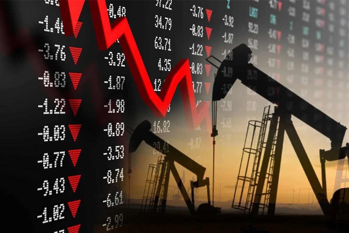 Нефть подешевела