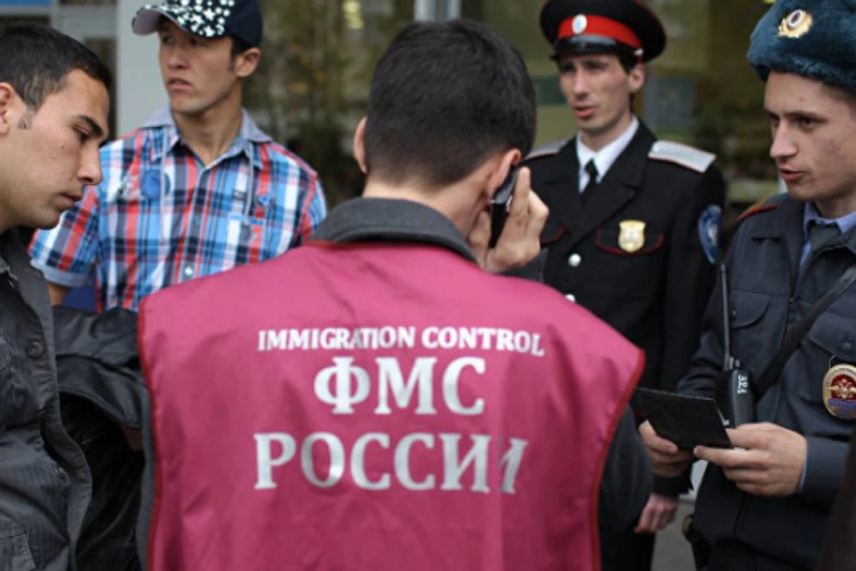 Россия за год лишилась половины мигрантов