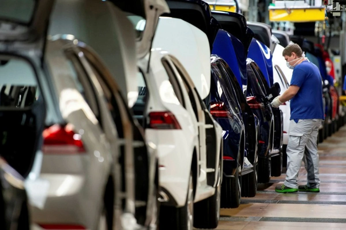 Azərbaycan minik avtomobili istehsalını 21 % azaldıb