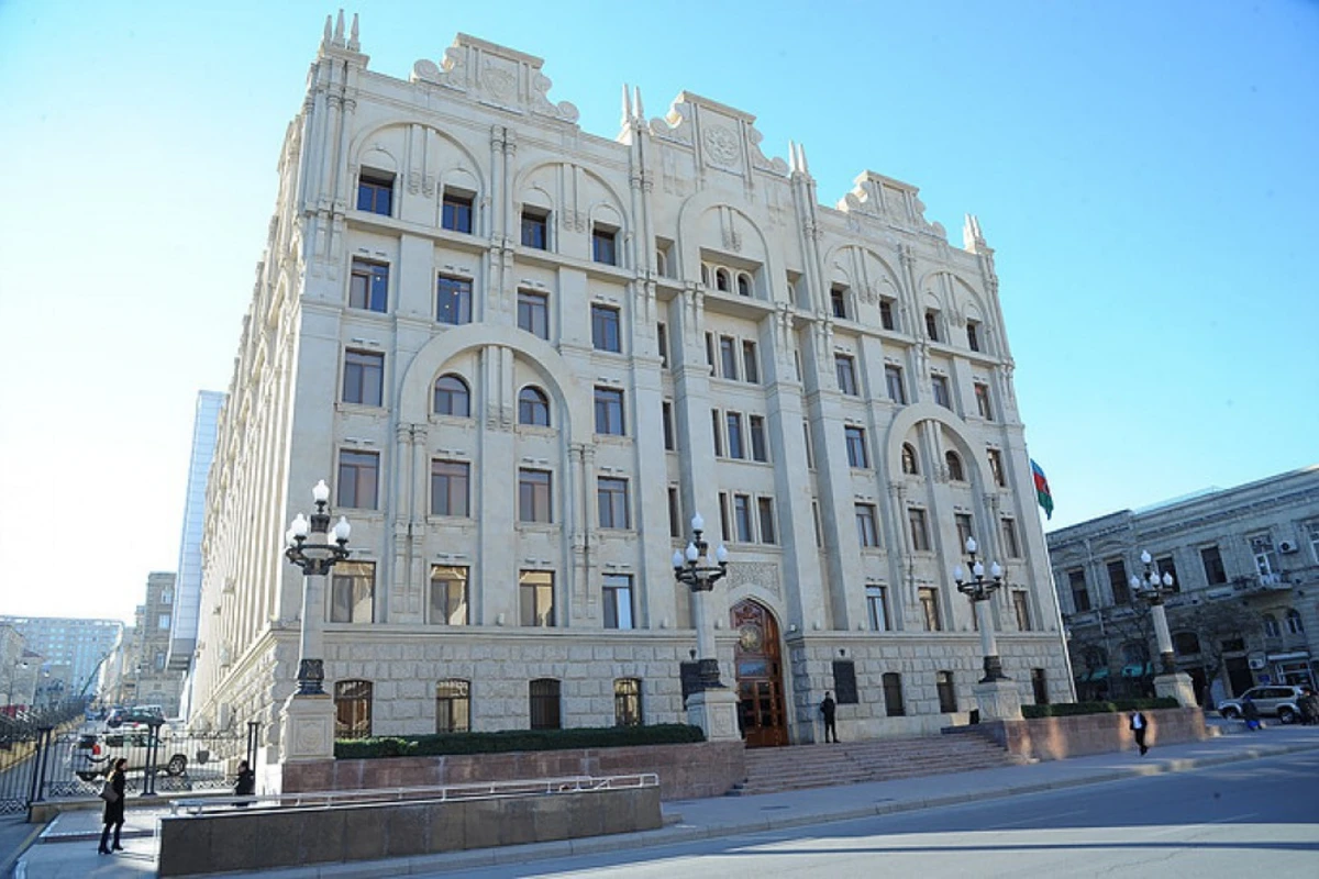 XƏBƏRDARLIQ - Sizə belə mesajlar gələrsə polisə məlumat verin