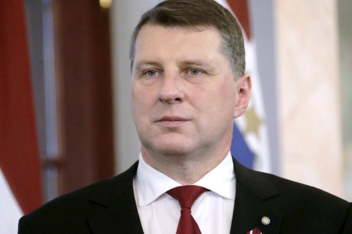 Раймондс Вейонис поздравил Президента Ильхама Алиева