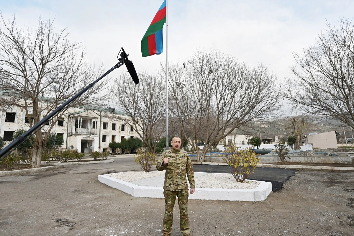 İlham Əliyev hərbi əməliyyatların bəzi təfərrüatını açıqladı