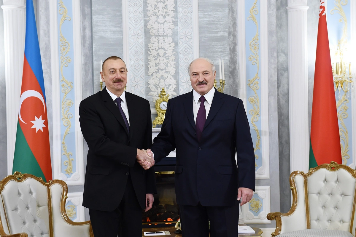 Aleksandr Lukaşenko Prezident İlham Əliyevi təbrik edib