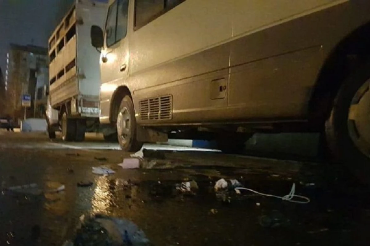 Bakıda avtobus qəzaya uğradı - YENİLƏNİB - FOTO