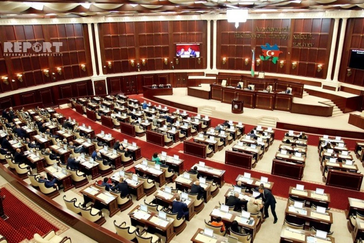Peşə təhsili diplomunun tanınması üzrə xidmət haqları müəyyənləşib Peşə təhsili diplomunun tanınması üzrə xidmət haqları müəyyənləşib