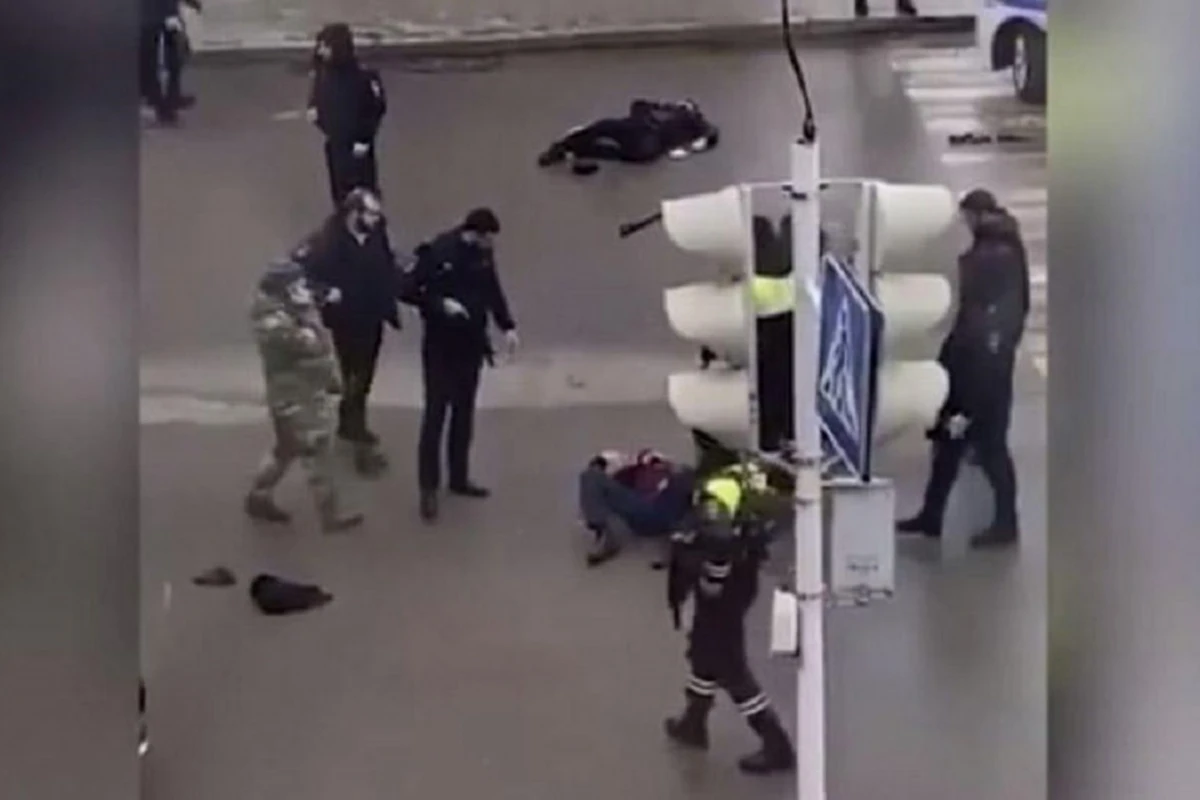 Трое погибли, 4 ранены в результате нападения на полицейских в Грозном - ВИДЕО