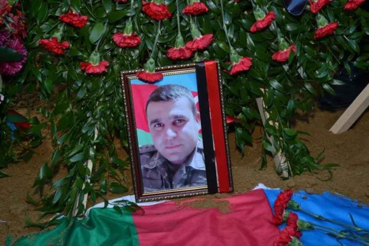 Şəhid kapitan Anar Heydərov Sumqayıtda torpağa tapşırılıb - FOTO
