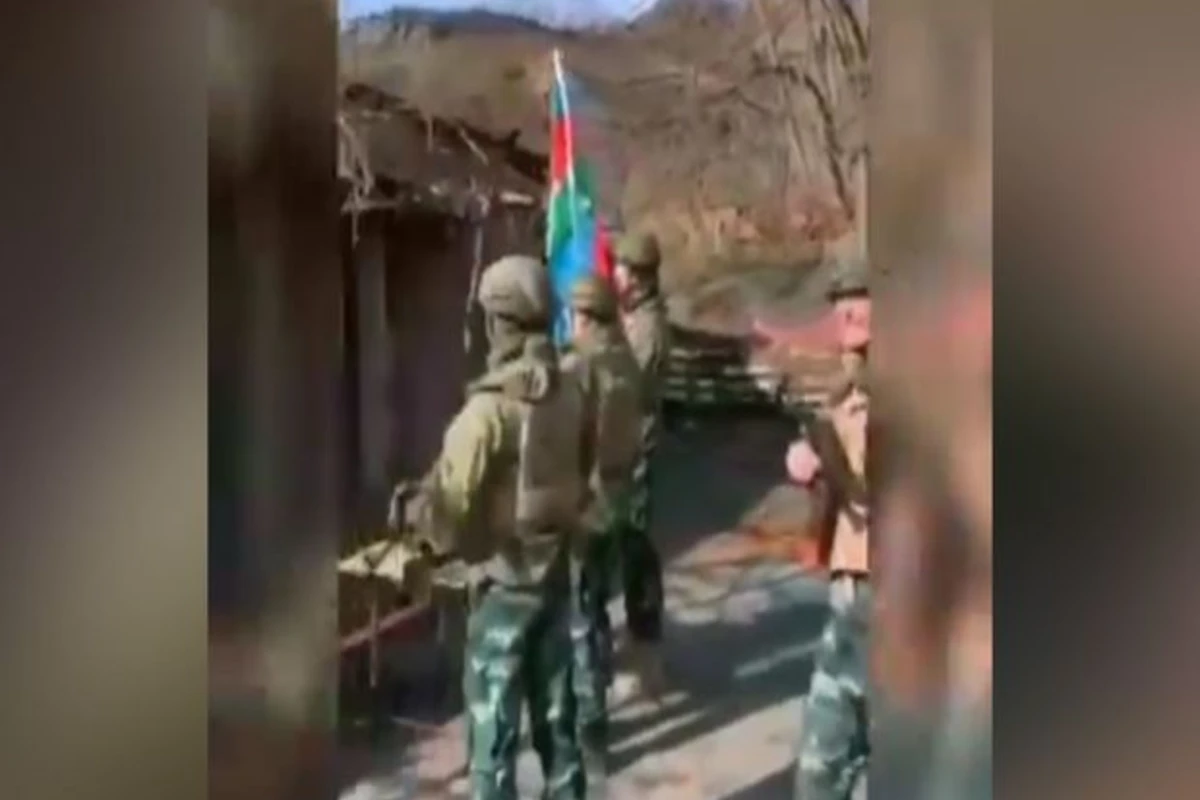 Азербайджанский флаг водружен в Шурнухе - ВИДЕО