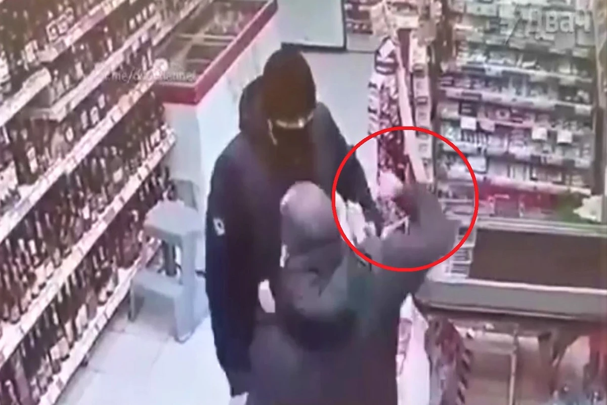 Maskadan düzgün istifadəni tələb etdiyi üçün döyüldü - VİDEO