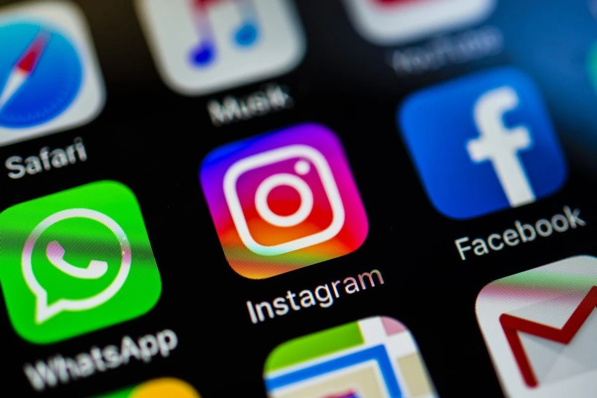 WhatsApp istifadəçilərinin fərdi məlumatları “Facebook”a ötürüləcək