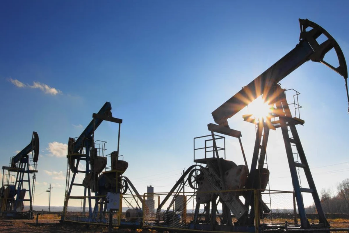 Цена нефти Brent впервые с февраля превысила 56 долларов за баррель