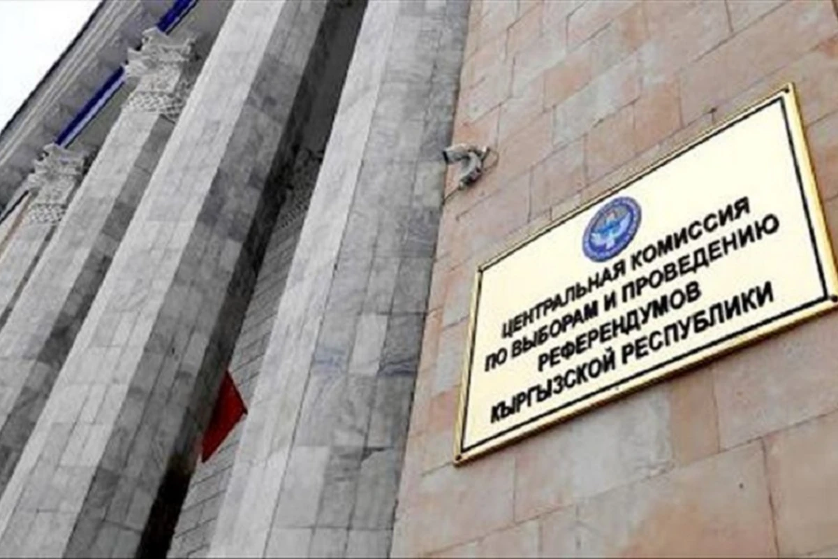 Qırğızıstanda prezident seçkiləri və referendum başa çatıb