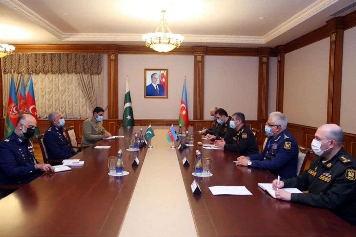 Azərbaycanla Pakistan hərbi əlaqələrin genişləndirilməsini müzakirə edib
