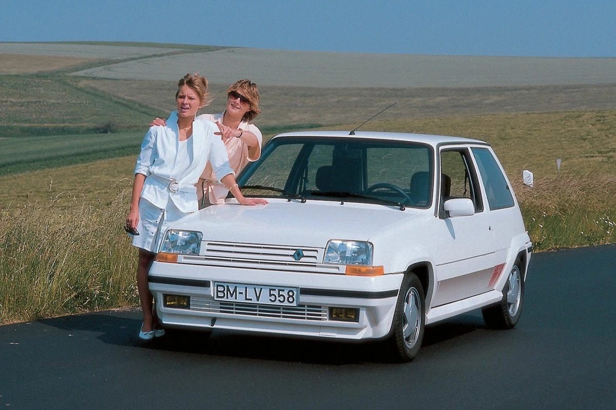 Renault возродит бестселлеры прошлого века - ФОТО