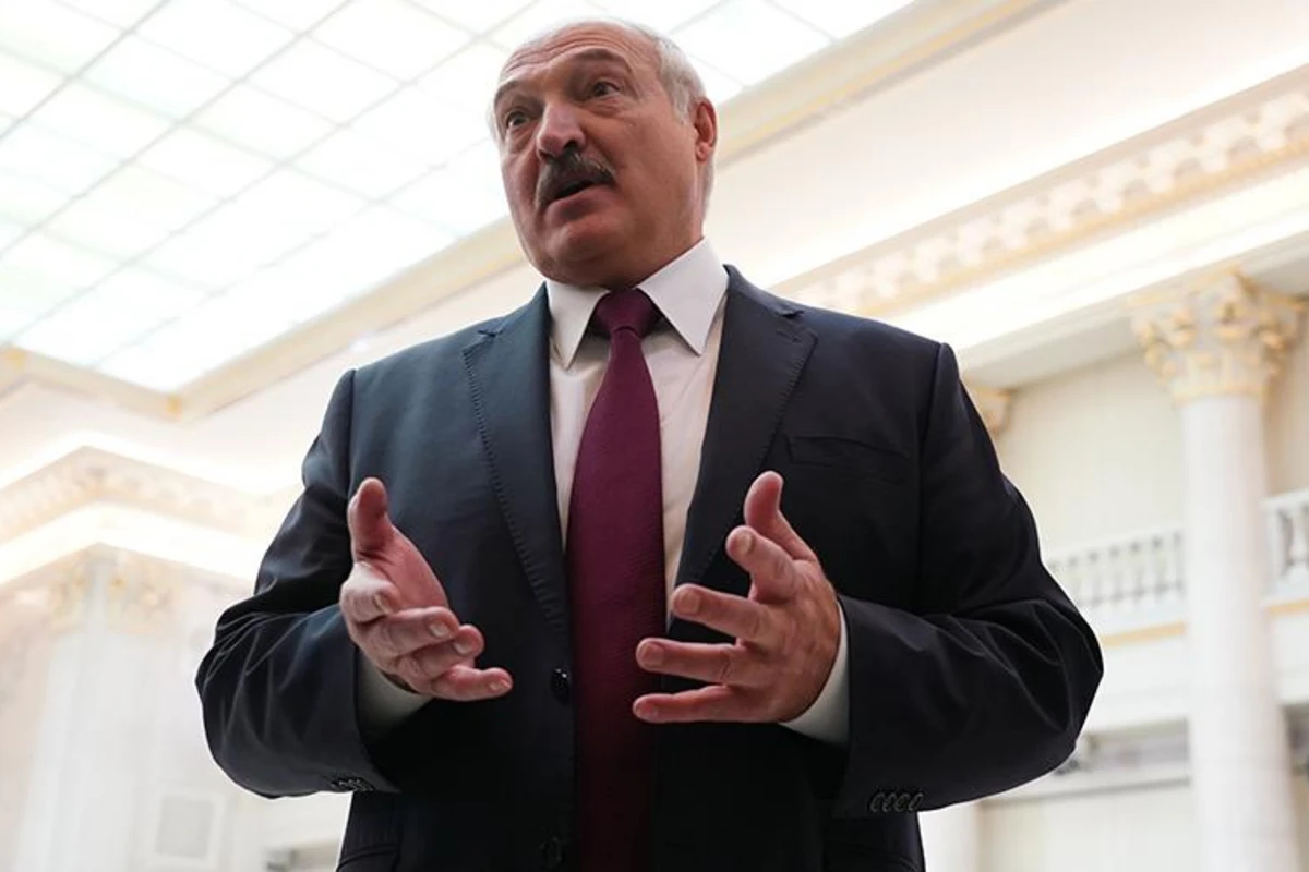 Лукашенко рассказал, что у него нет смартфона - ВИДЕО